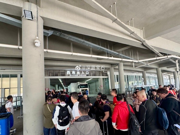 盛況空前！記者曬照：距離中澳之戰(zhàn)還有三小時，現(xiàn)場記者已超百名