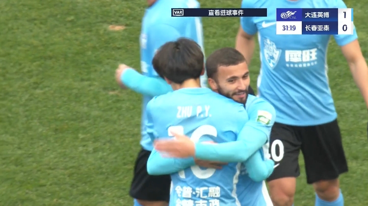 19歲朱鵬宇中超處子球！大連英博1-0領(lǐng)先長春亞泰，馬萊萊助攻