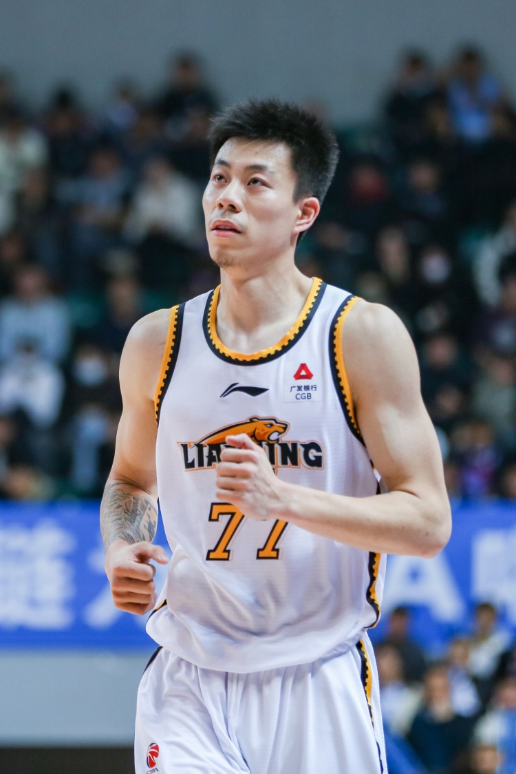 媒體人：張鎮(zhèn)麟、韓德君將因傷缺席今晚對(duì)陣北控的比賽