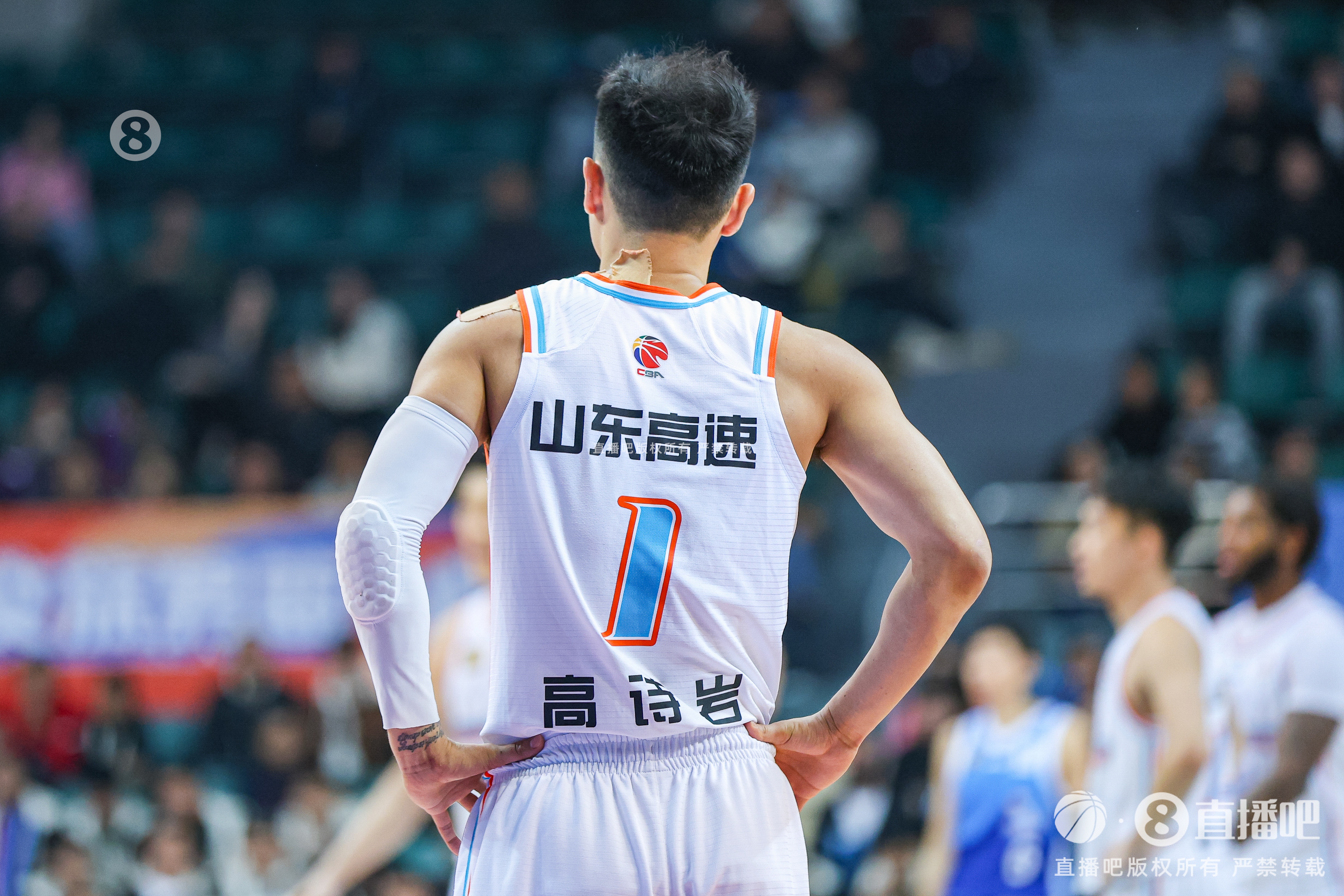 慢熱！首節(jié)山東落后四川1分 全隊(duì)首發(fā)5人單節(jié)合計(jì)僅拿到3分